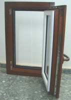 Ventanas de madera de Carpintería Suritama