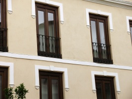 Ventanas y balcones