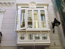 Ventanas y balcones