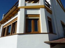 Ventanas y balcones